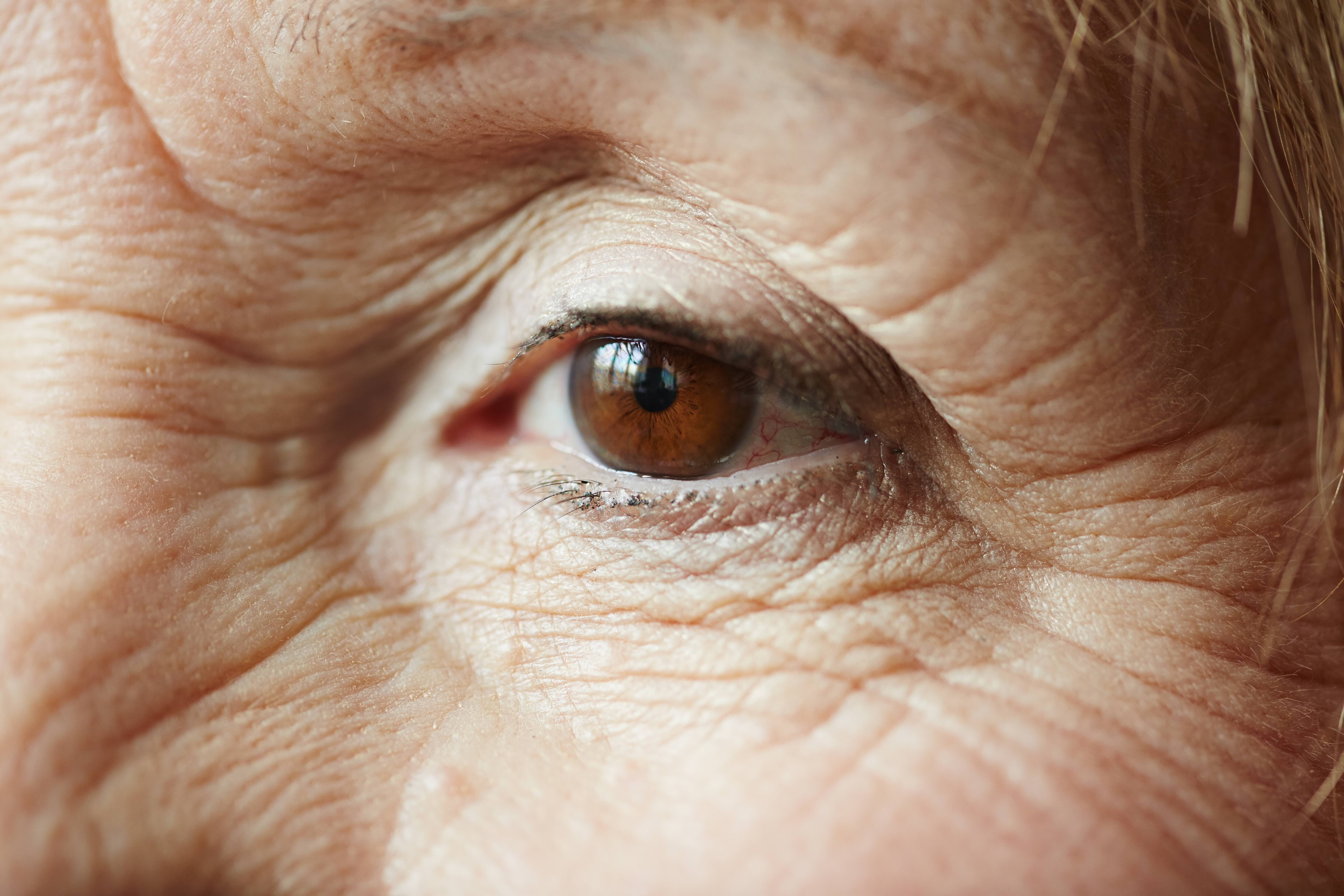 female-eye-elderly-woman.jpg